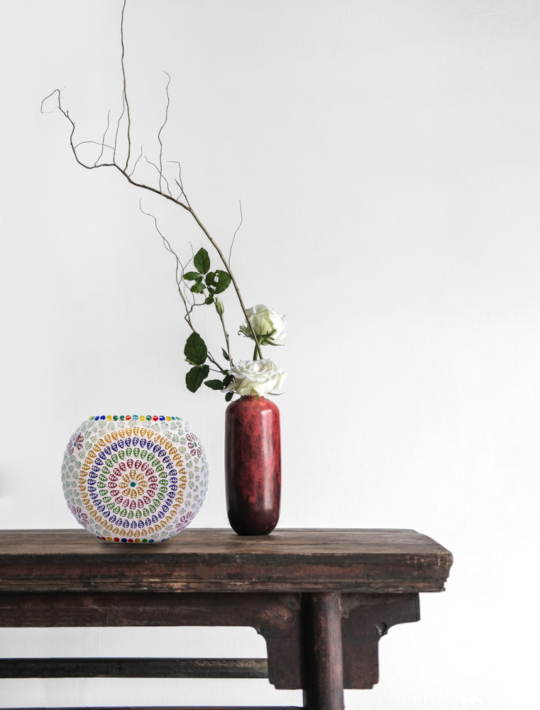 Stunning round white glass table lamp with multicolour design 1