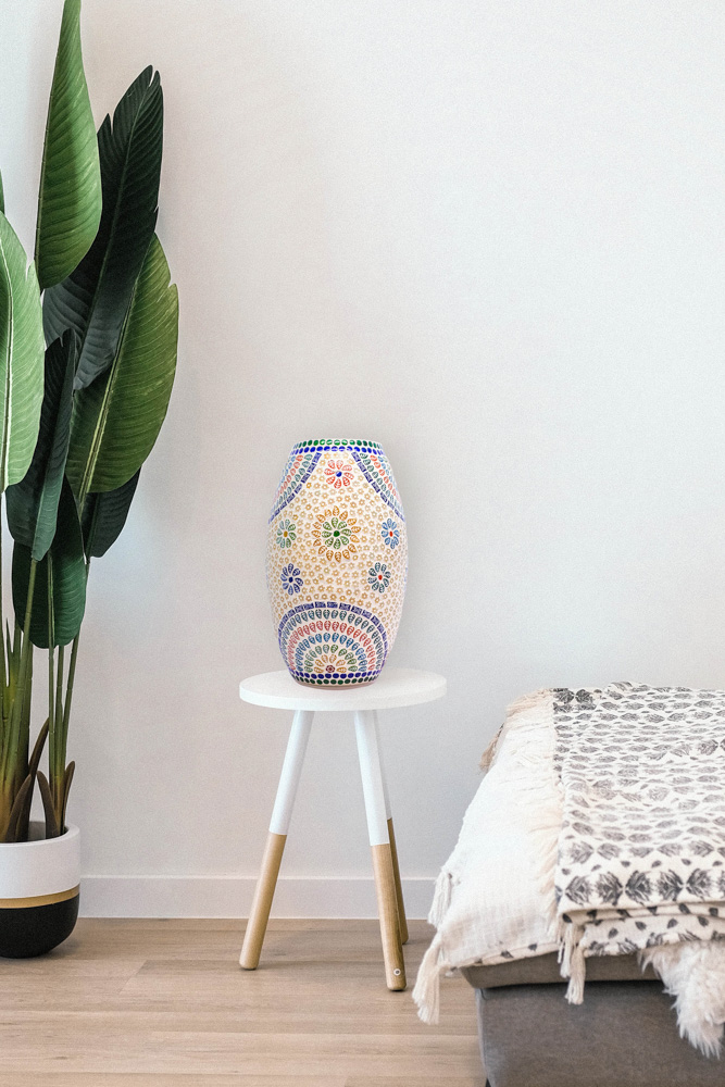 Stunning oval glass table lamp with multi colour design 4