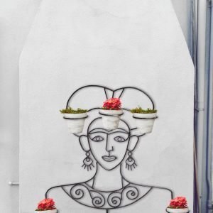 Iron Frida Kahlo 6 plant pot holder
