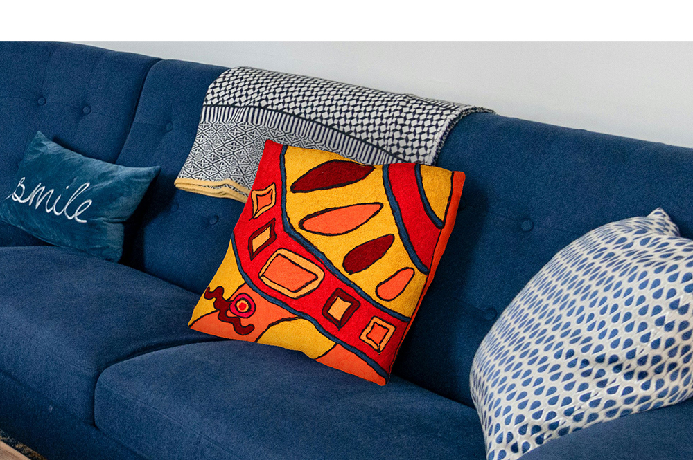 Dancing sun cushion cover