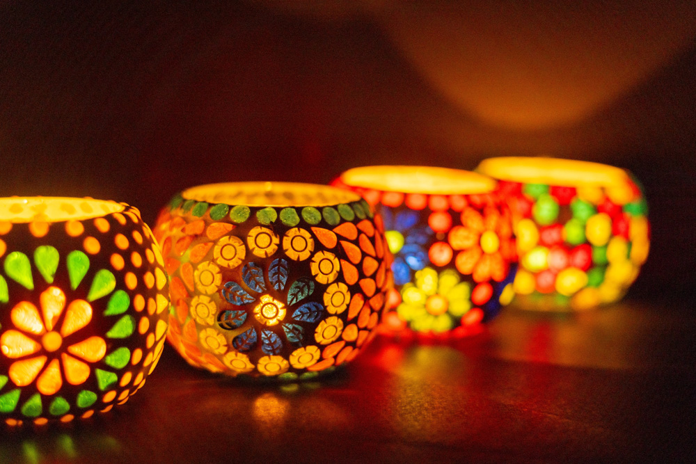 Eye catching handmade glass tea light candle holders set of 4 - Image 5