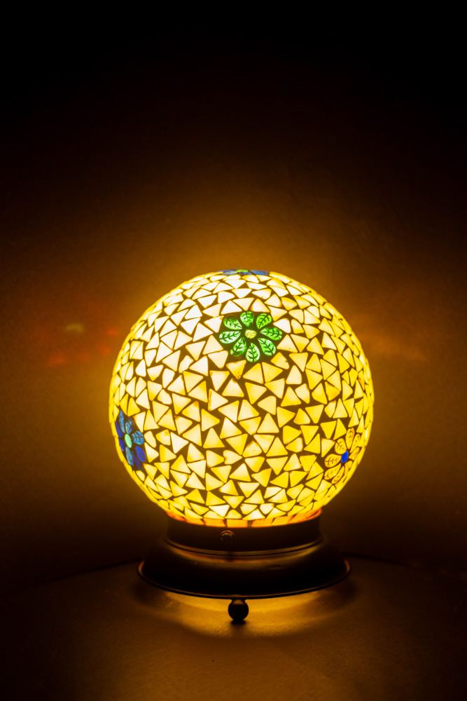 Stunning round white glass table lamp with blue and green flowers - Image 4