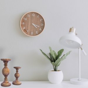 Set of 2 antique golden candleholders 2